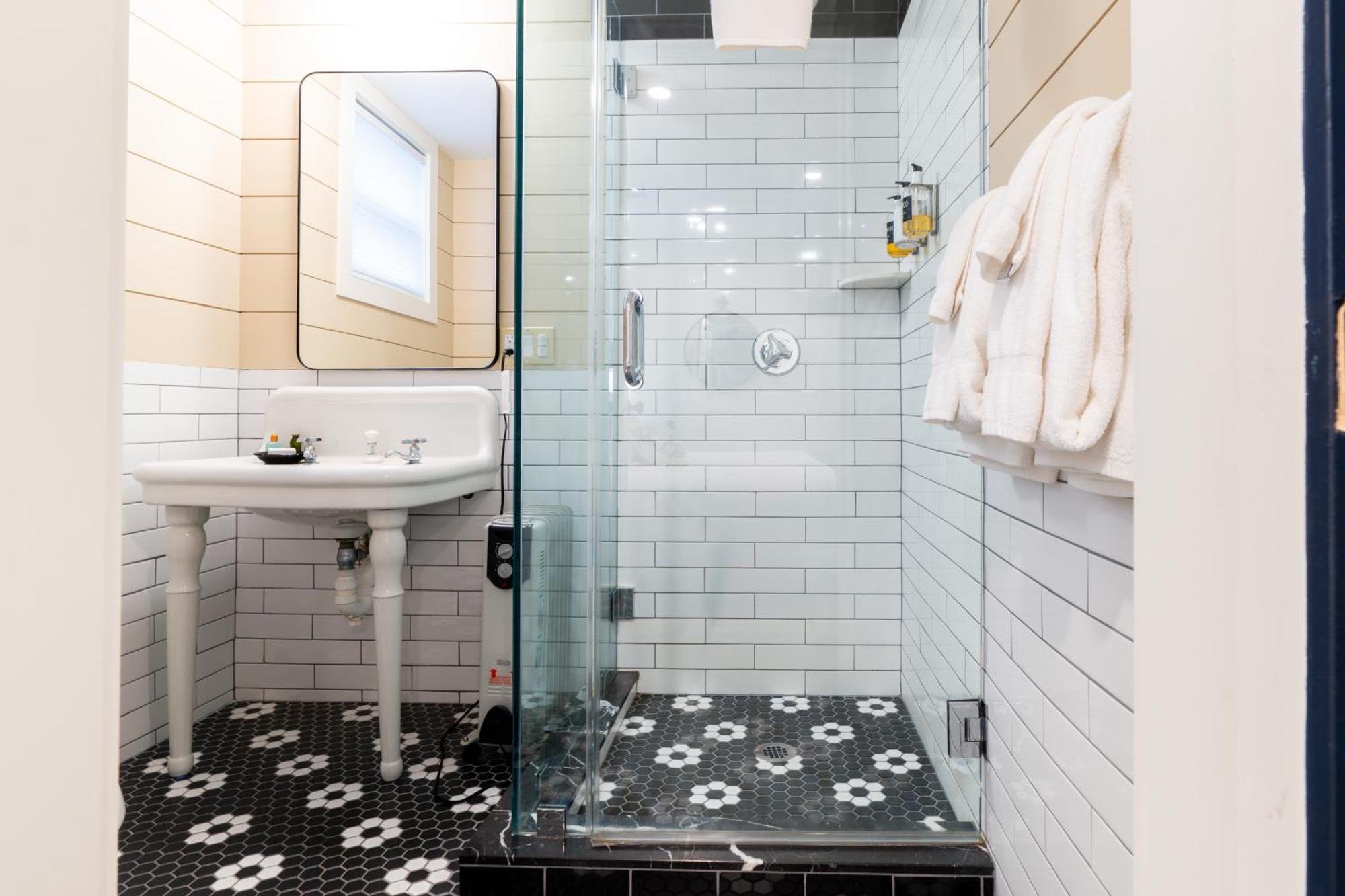 The Morgan Hotel Martha'S Vineyard โอ๊คบลัฟส์ ภายนอก รูปภาพ